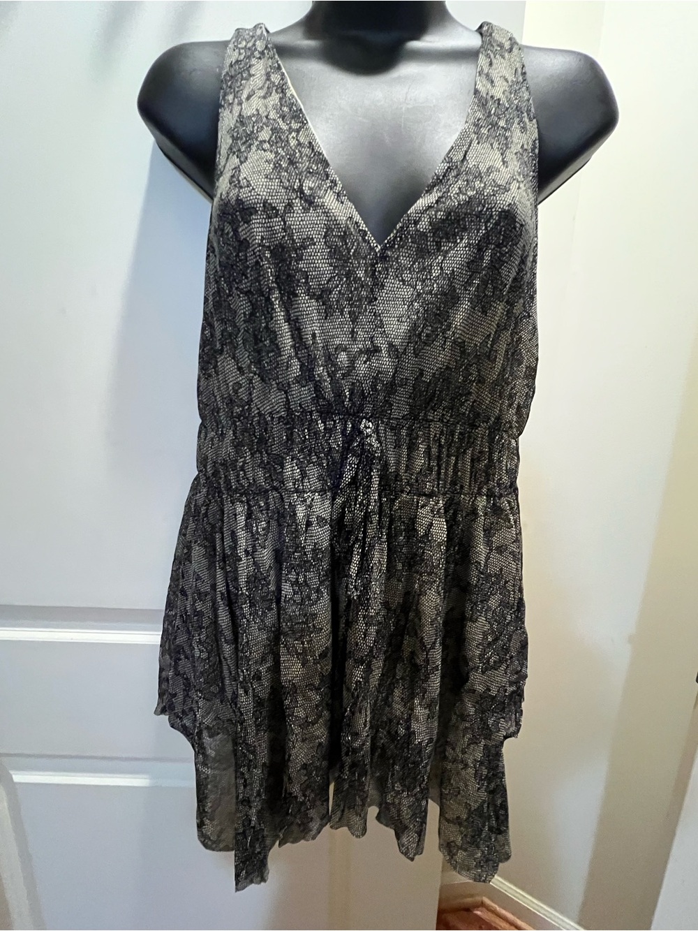 MICHAEL Michael Kors Black and Gray Lace-Print V-Neck Camisole